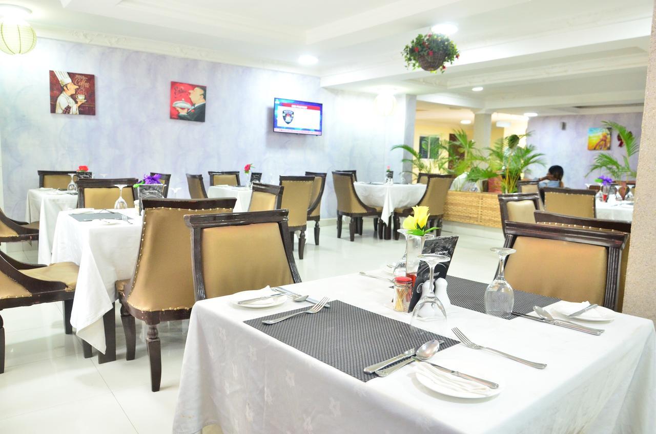 Grand Capital Hotel Ακούρ Εξωτερικό φωτογραφία